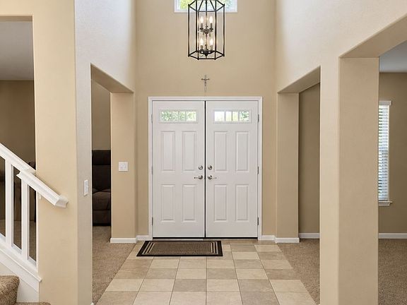 4th image of 216 Pompano Pl
