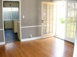 814 Westchester Pl, Los Angeles, CA 90005