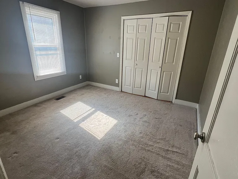 1114 Stevens Ave NE — Photo 10