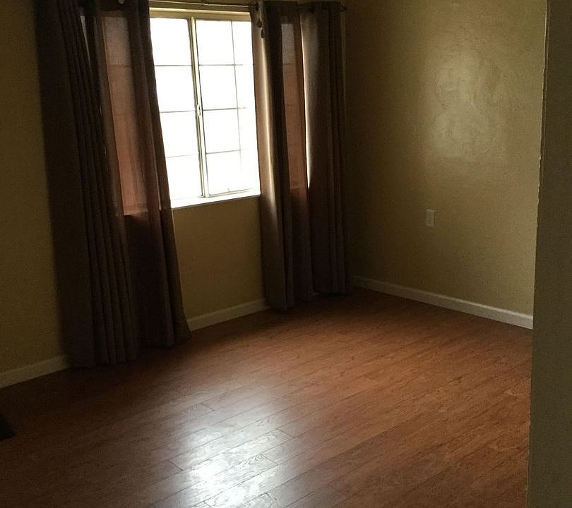 2nd image of 905 Wilson Ave
