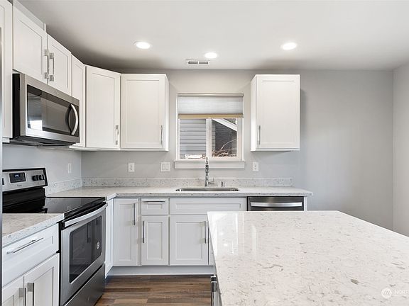 5th image of 430 E 64th Street