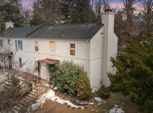 712 Hendren St, Philadelphia, PA 19128