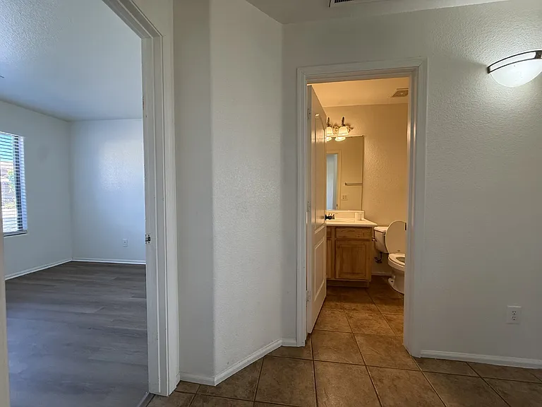 8202 S 47th Ave — Photo 25