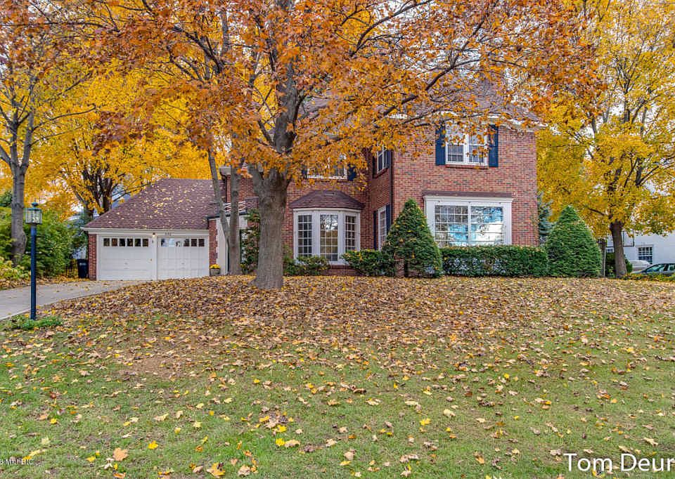 1st image of 920 Chippewa Dr SE