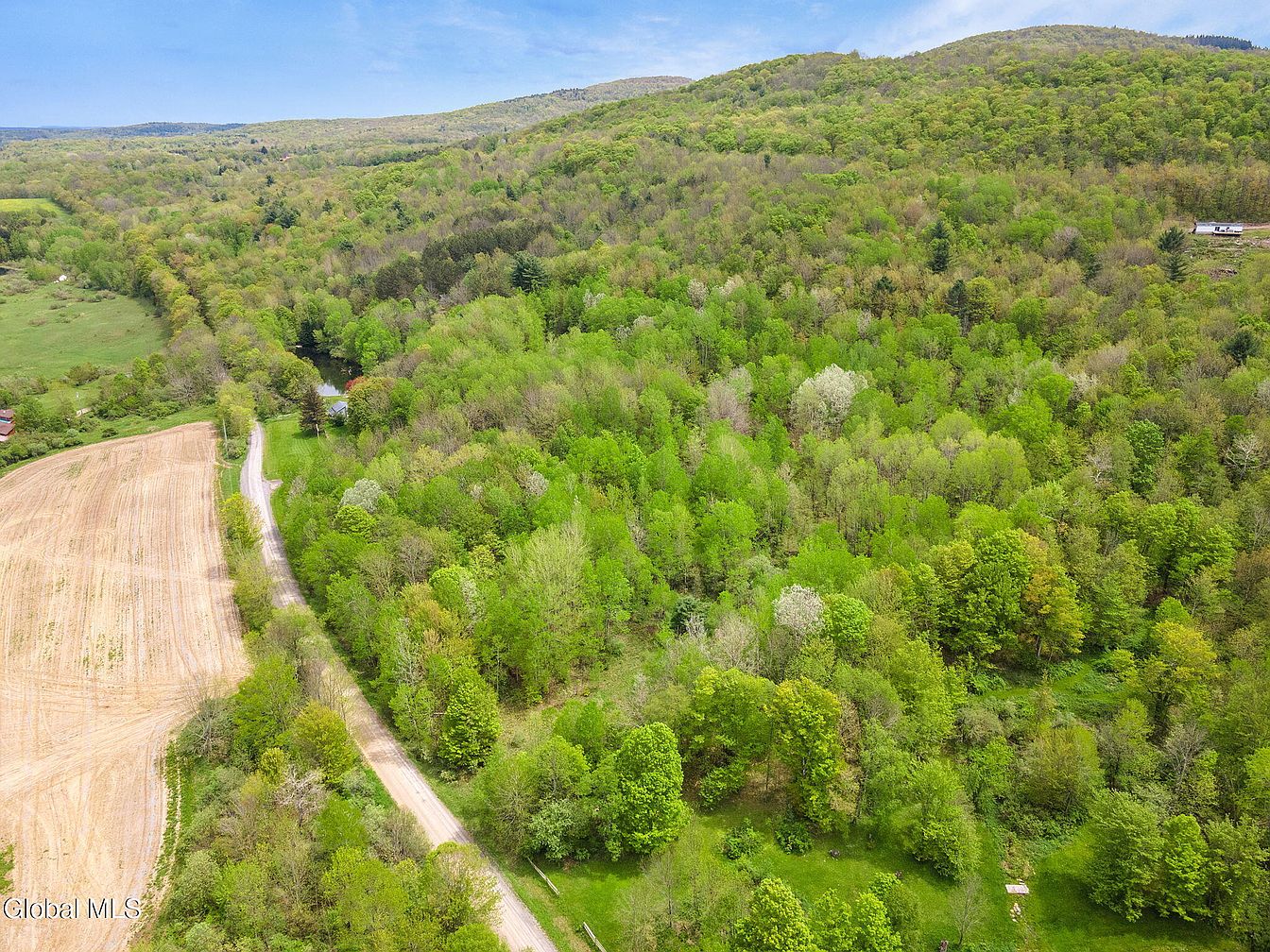1st image of L11 Sternberg Road