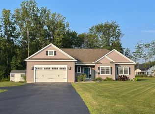 5 Leah Ct, Ballston Lake, NY 12019