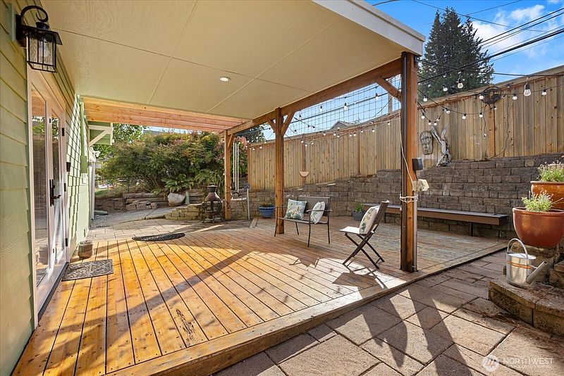 5th image of 916 E Marine View Drive
