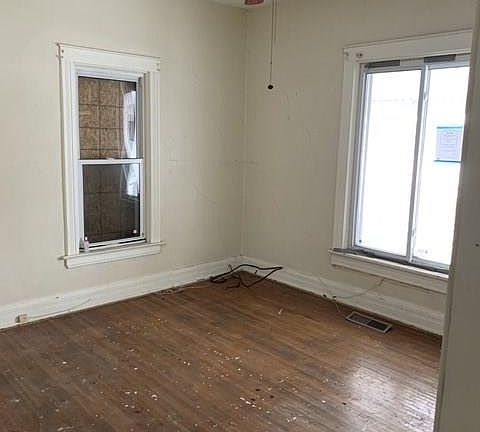 4th image of 816 Walbridge Ave