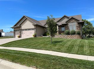 910 7th St, Milford, NE 68405