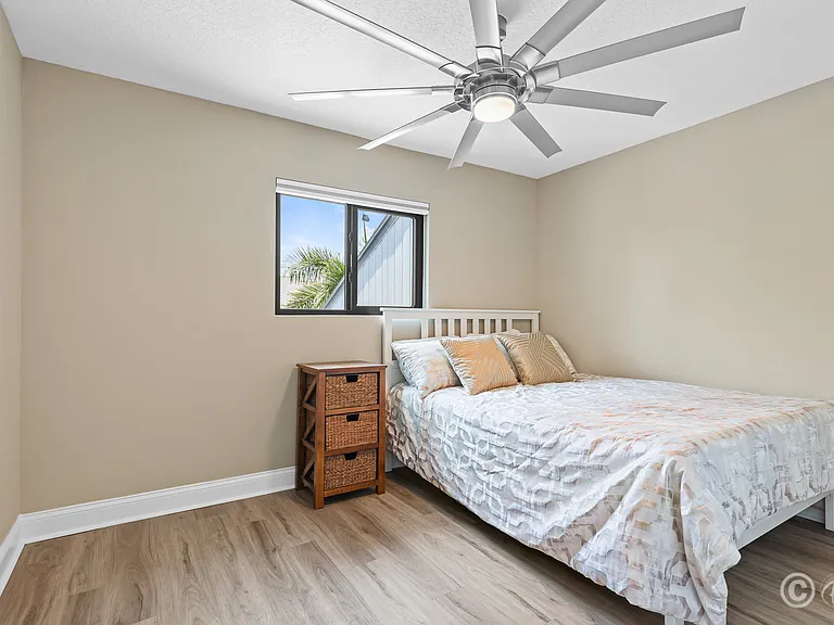 821 Bahia Del Sol Dr #B — Photo 17
