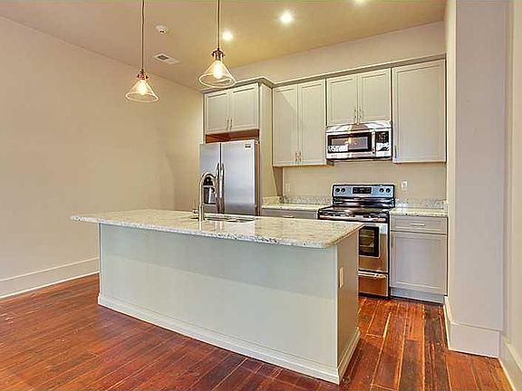 4th image of 713 Saint Ann St #2B