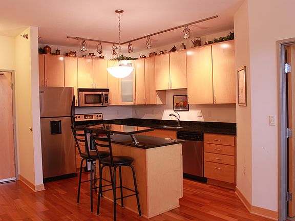 3rd image of 2600 University Ave SE APT 304