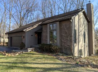 425 Fairwood Rd, Pinckney, MI 48169