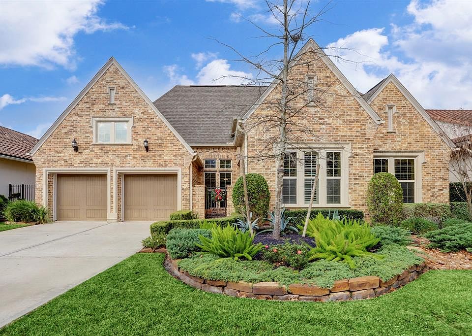 Welcome to 110 W. Cresta Bend Place!