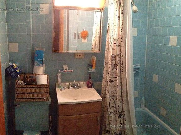 4th image of 1363 Commonwealth Ave APT 2