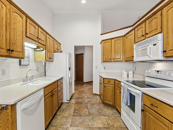 2nd image of 70 Jackson Ct
