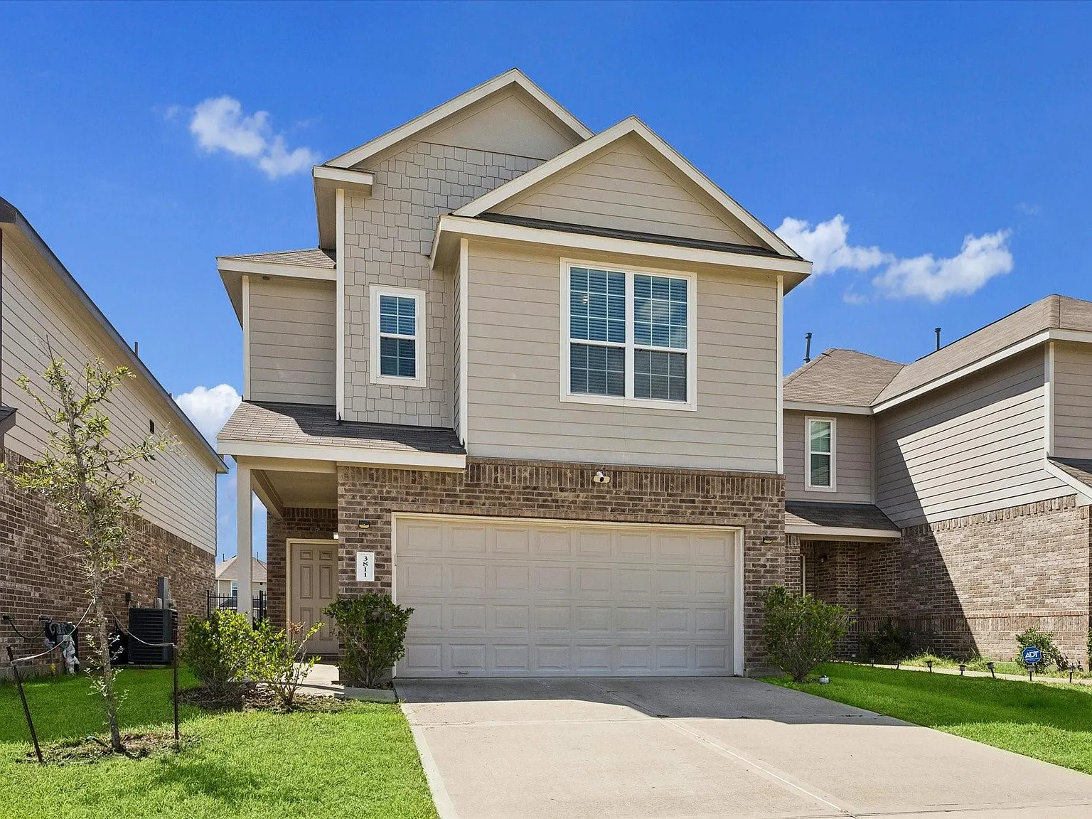 3 bed, 2.5 bath, 1865 sqft, $2,200 — Photo 1