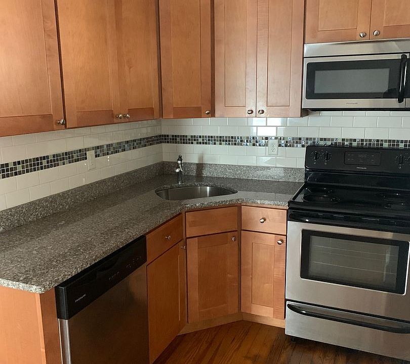 1st image of 1106 W Franklin St #307