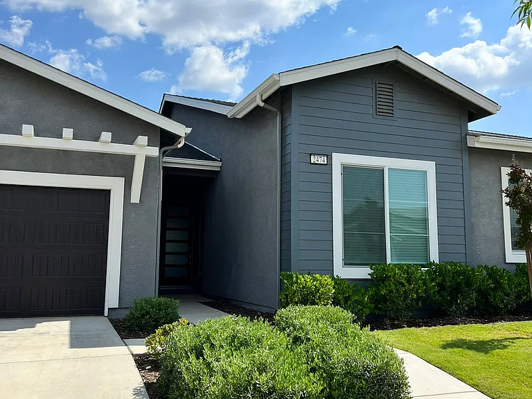 2474 Bastidas Dr — Photo 1
