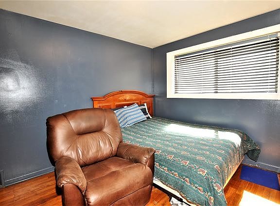 5th image of 16026 Ellis Ave
