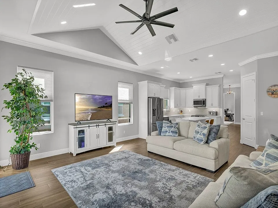 2015 Bridgepointe Cir #109