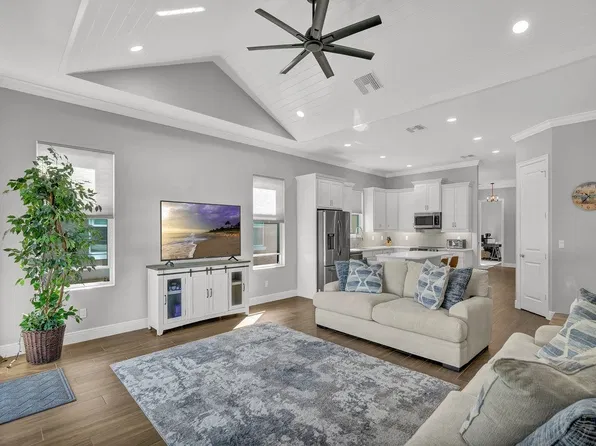 2015 Bridgepointe Cir Unit 109, Vero Beach, FL 32967