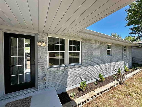 5th image of 2409 NW 47th St