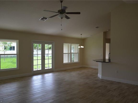 4th image of 3010 SW 9th Pl