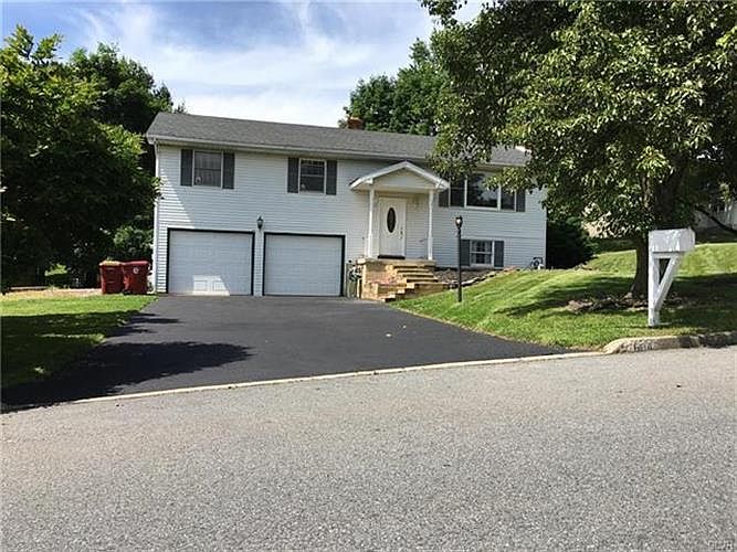 1st image of 604 Ramblewood Dr