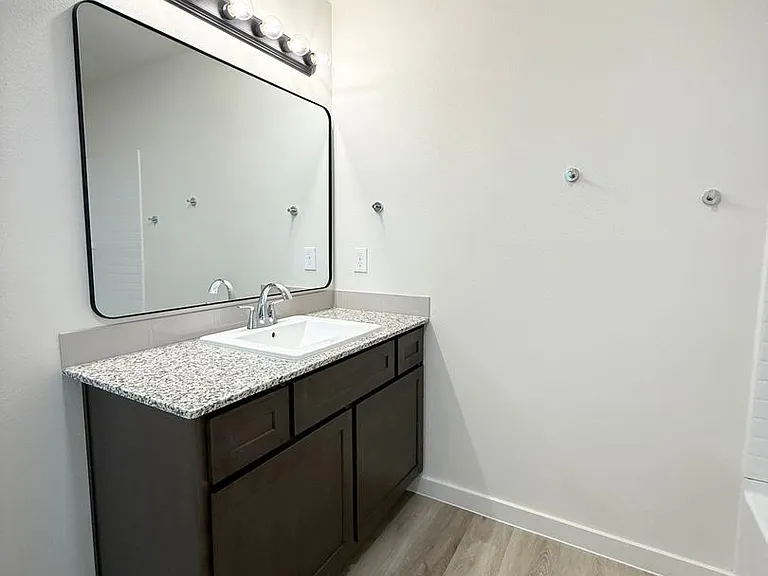 1207 Cottonwood Ave — Photo 15