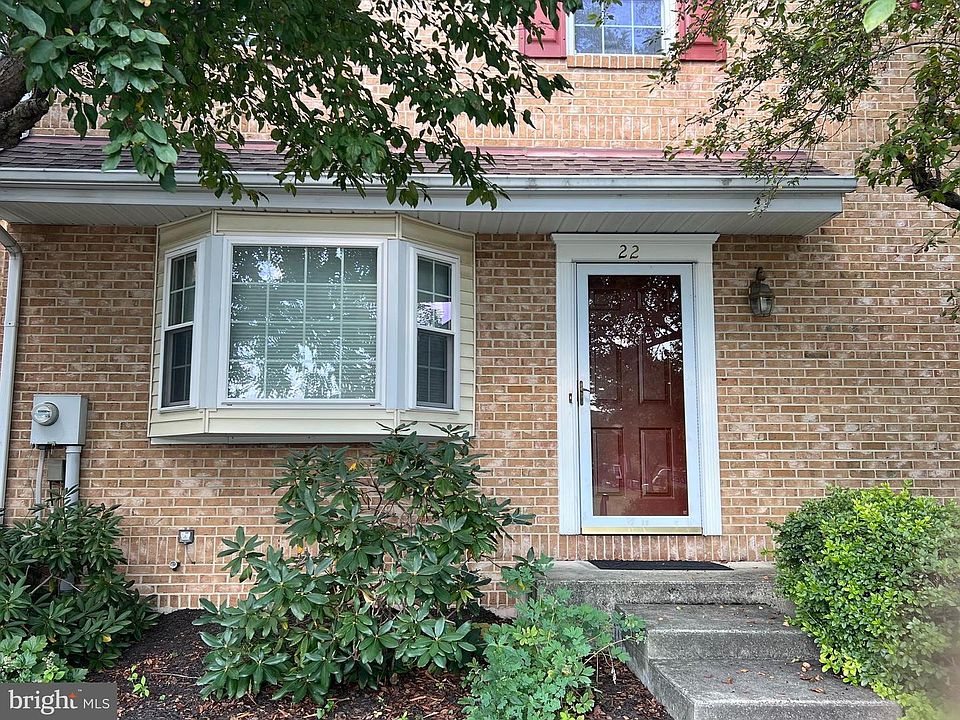2nd image of 22 Stafford Sq