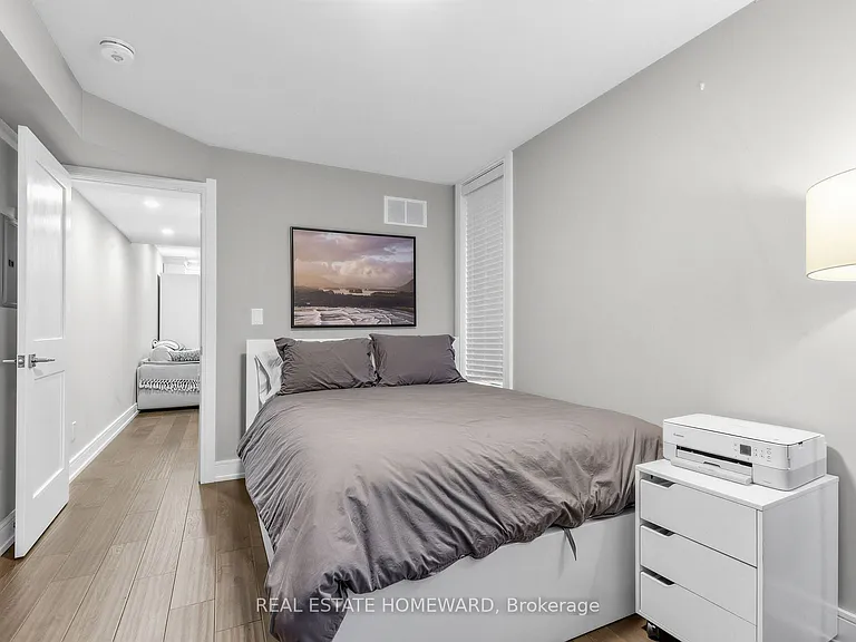 133 Cowan Ave #UPPER — Photo 34