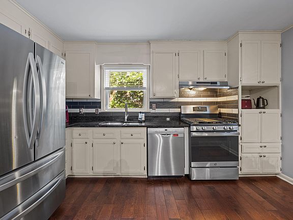 4th image of 5904 Deblyn Ave