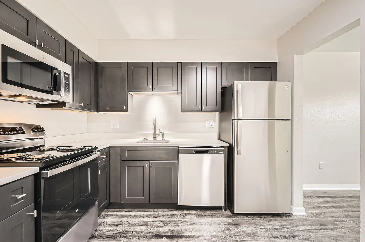 1 bed, 650 sqft, $1,140 — Photo 2