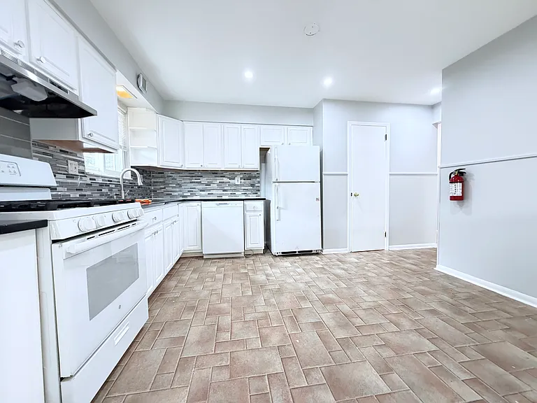 1229 Inwood Ter #2 — Photo 13