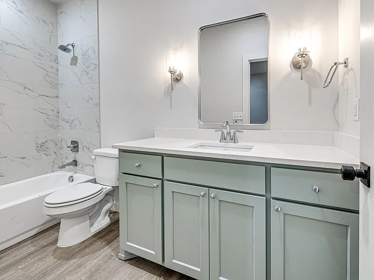 614 W 2nd St #110 — Photo 22