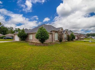 46 Crystalwood Dr, Little Rock, AR 72210