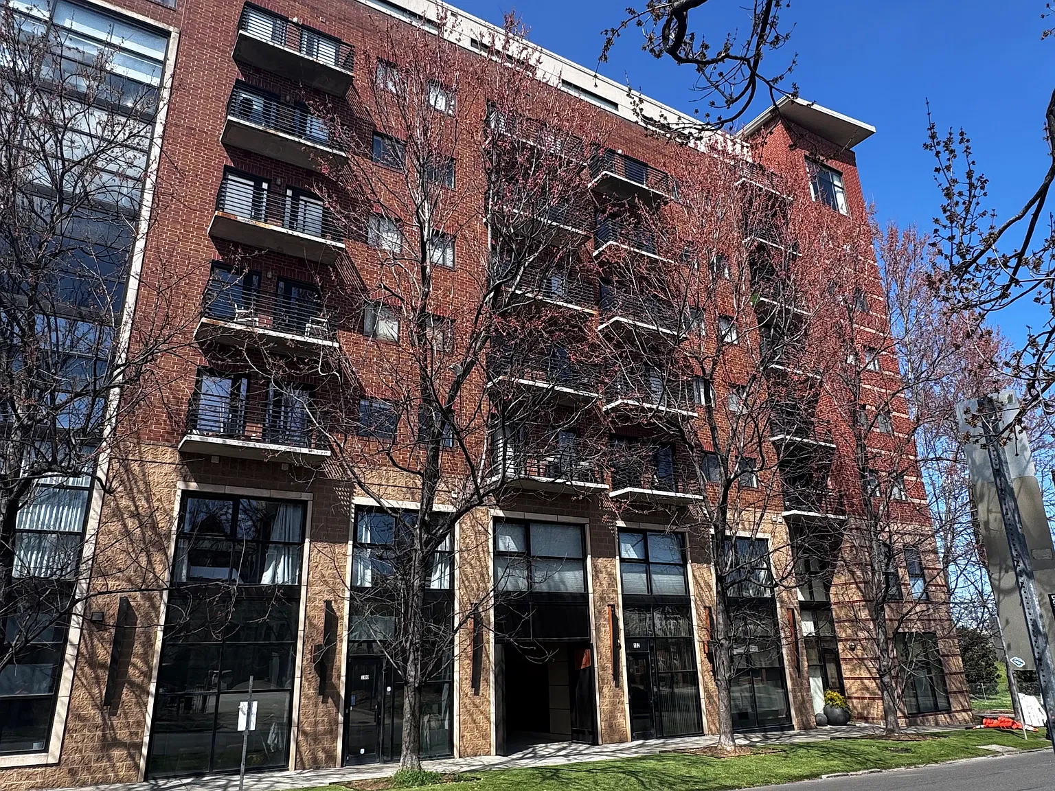 2 bed, 787 sqft, $1,950 — Photo 2