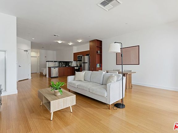 3rd image of 3810 Wilshire Blvd APT 602