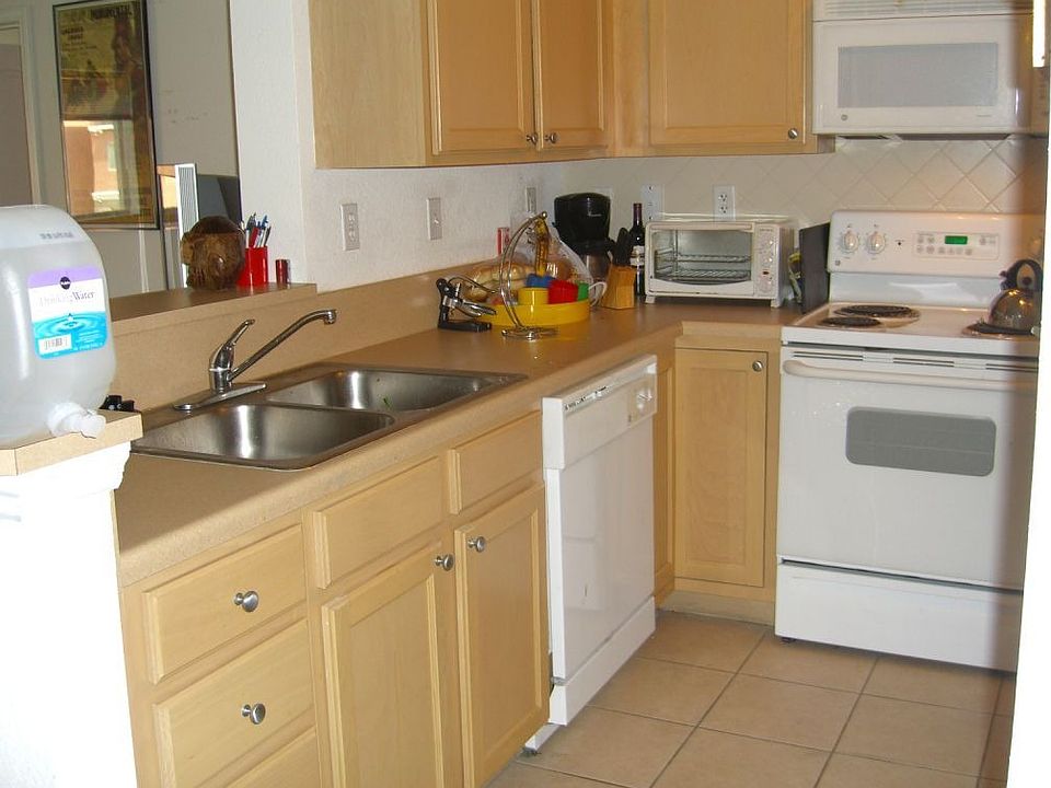 Large L Shaped Kitchen