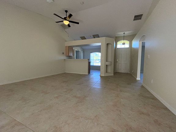 4th image of 456 SW Prado Ave