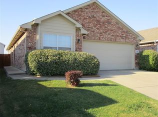 2128 Ingrid Ln, Fort Worth, TX 76131