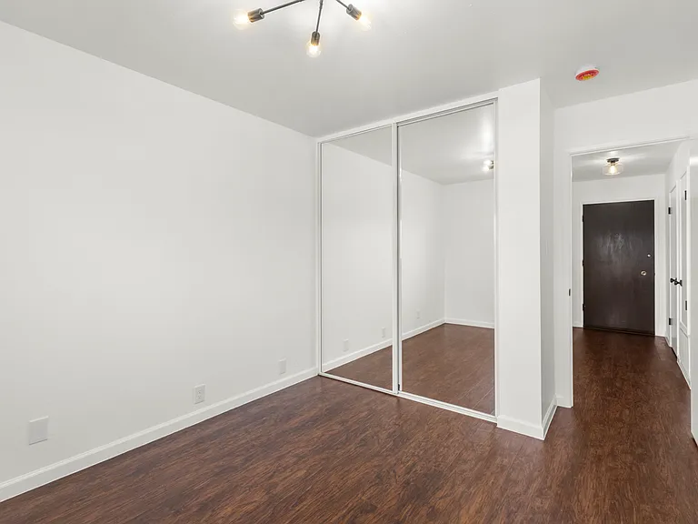 The Edgeworth Apartments — Photo 16