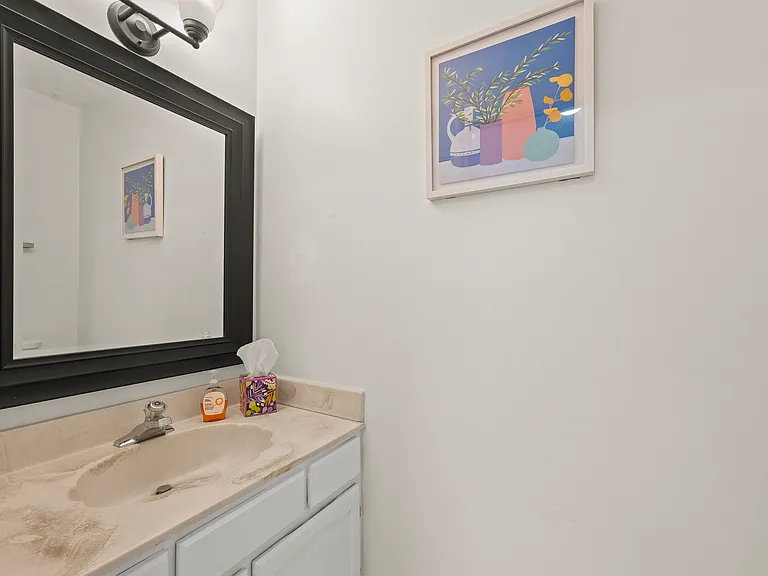 1260 Leslie Dr — Photo 9