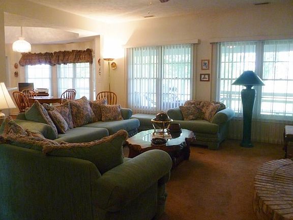 3rd image of 1273 N Winchester Dr
