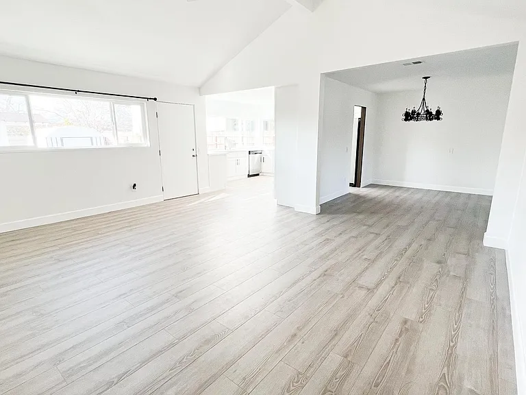 5759 Grand Ave — Photo 11