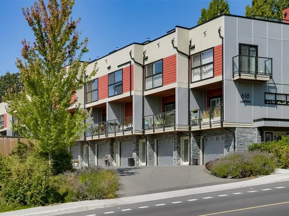 618 Lampson St #6, Esquimalt, BC V9A 6A1