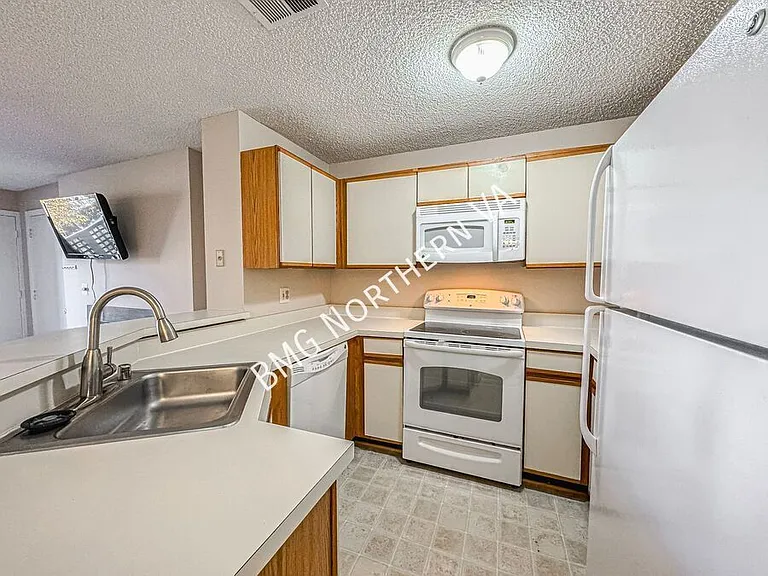 1510 Summerchase Ct #D — Photo 9