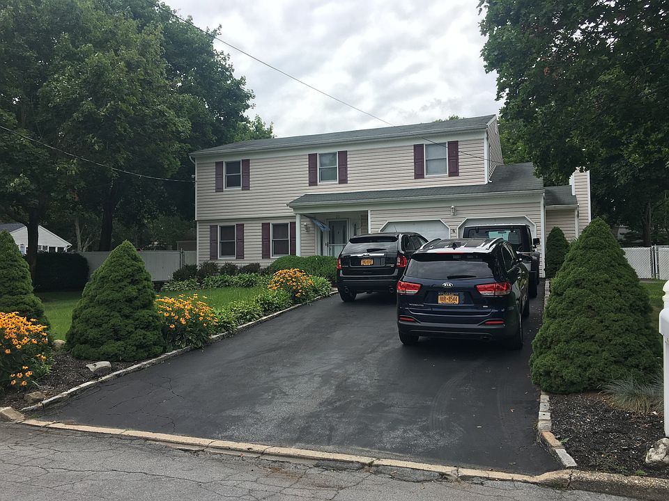 1st image of 20 Chatham Woods Dr