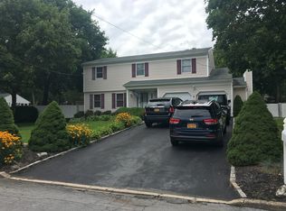 20 Chatham Woods Dr, Centereach, NY 11720